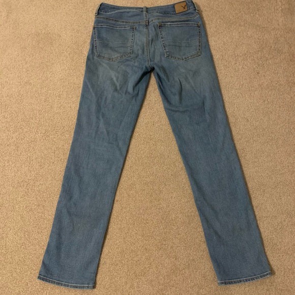 Light-wash American Eagle Jeans - Picture 4 of 4